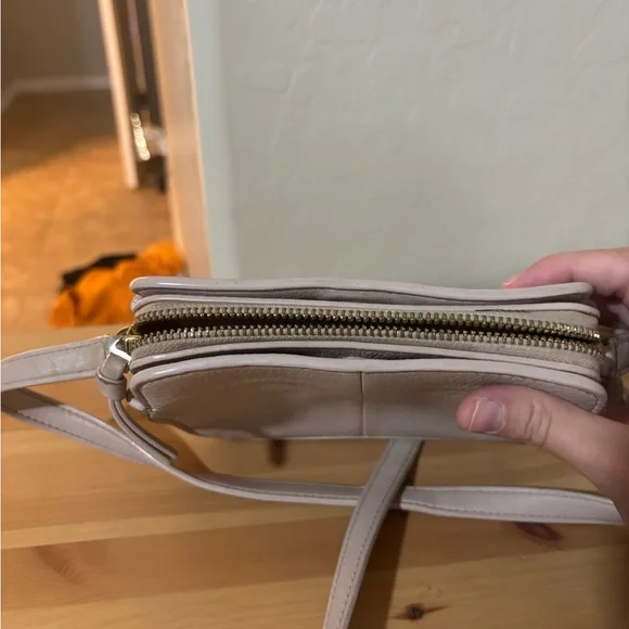 Tory Burch Light Pink Crossbody Bag - Picture 3 of 10